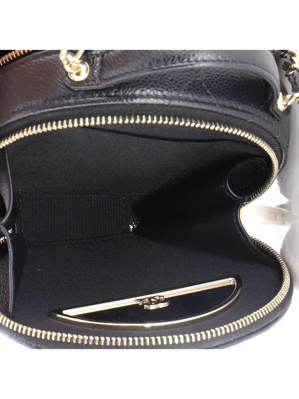 Chanel Handle With Care Round Vanity #277186C33B